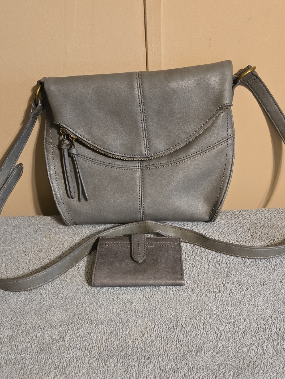 Sonoma Gray Leather Crossbody with Unbranded Matching Card Wallet